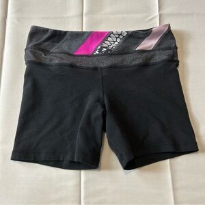 Lululemon Groove Short Reversible Athletic Black & Pink Women’s Size 4